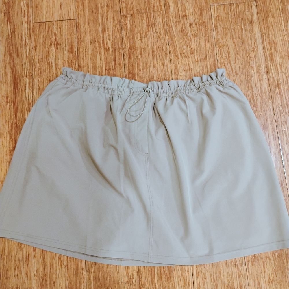 SPANX Taupe/Tan Skort, Size 3X 3T